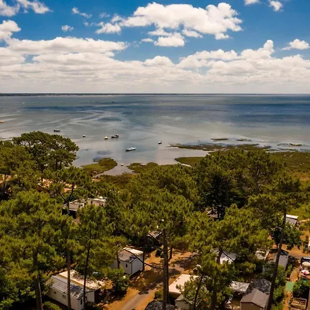 Un Toit Sur Le Bassin Les Viviers Campingplatz